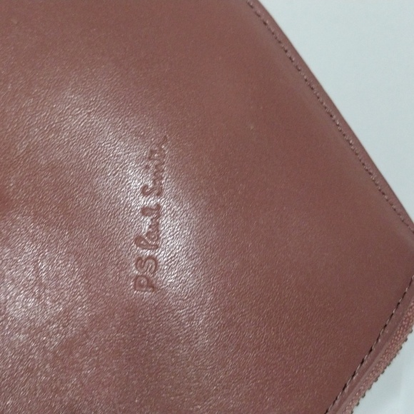 Paul Smith Heart Shape Small Wristlet with the word "Hello" 5x4" Limited Edition - Picture 5 of 8